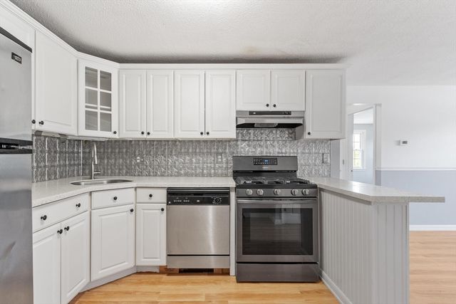 160 Tyngsboro Road 12c, Chelmsford, MA 01863