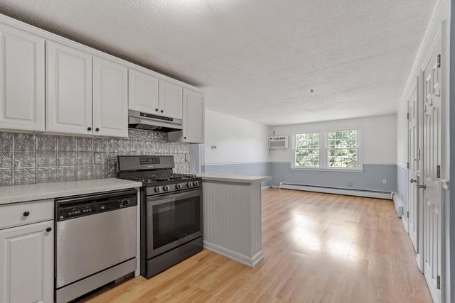 160 Tyngsboro Road 12c, Chelmsford, MA 01863