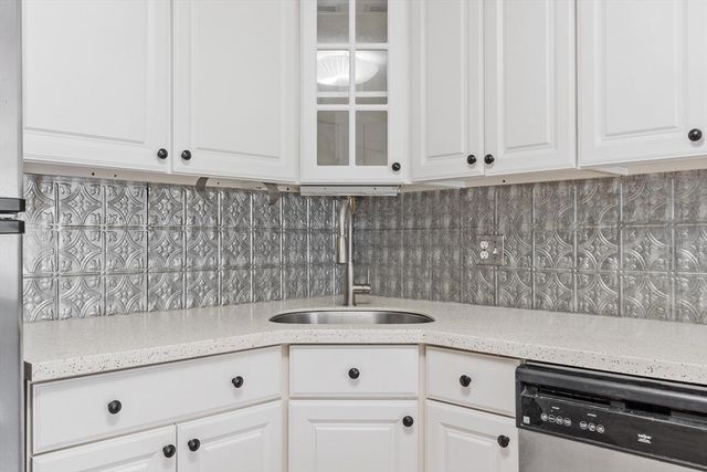 160 Tyngsboro Road 12c, Chelmsford, MA 01863