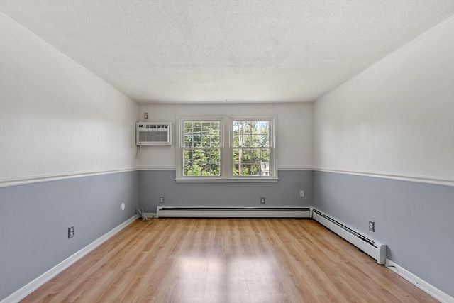 160 Tyngsboro Road 12c, Chelmsford, MA 01863