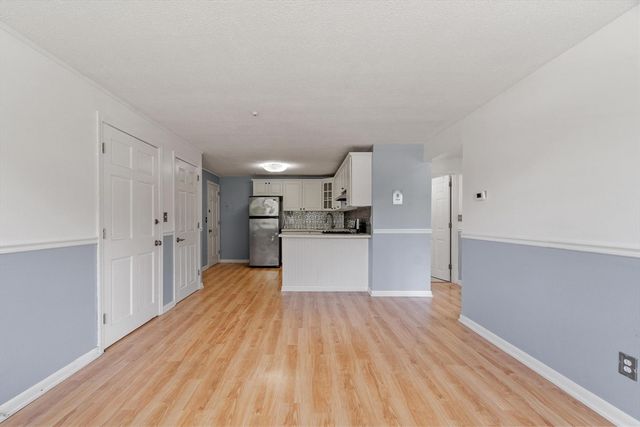 160 Tyngsboro Road 12c, Chelmsford, MA 01863
