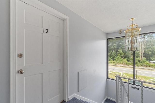 160 Tyngsboro Road 12c, Chelmsford, MA 01863