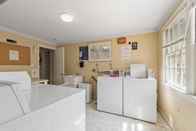 160 Tyngsboro Road 12c, Chelmsford, MA 01863
