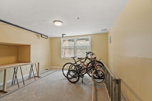 160 Tyngsboro Road 12c, Chelmsford, MA 01863