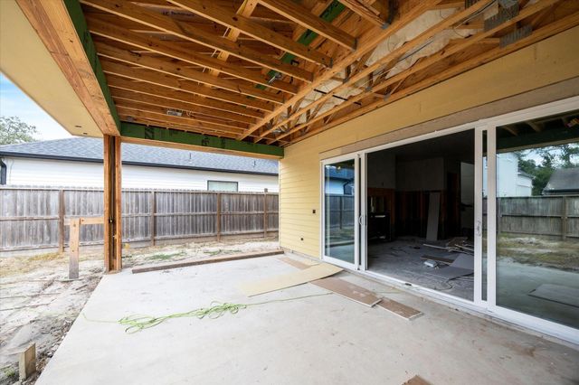 1614 Woodcrest Drive, Houston, TX 77018