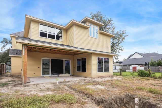 1614 Woodcrest Drive, Houston, TX 77018