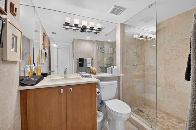 7738 Lakeside Boulevard 385, Boca Raton, FL 33434