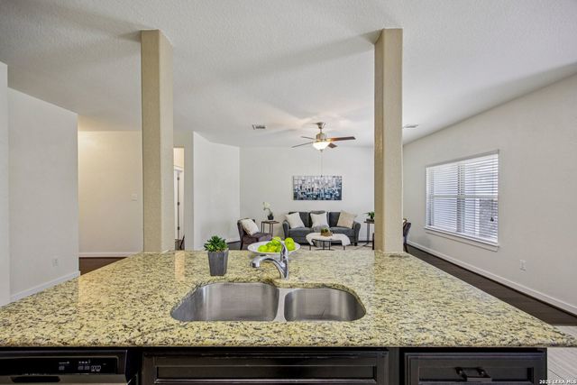 2817 CHENEY RD, Schertz, TX 78108