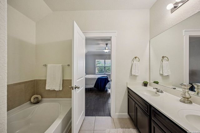 2817 CHENEY RD, Schertz, TX 78108