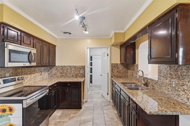 540 W COLUMBIA STREET, Lake Alfred, FL 33850