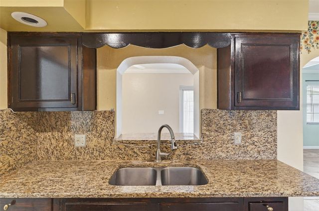 540 W COLUMBIA STREET, Lake Alfred, FL 33850