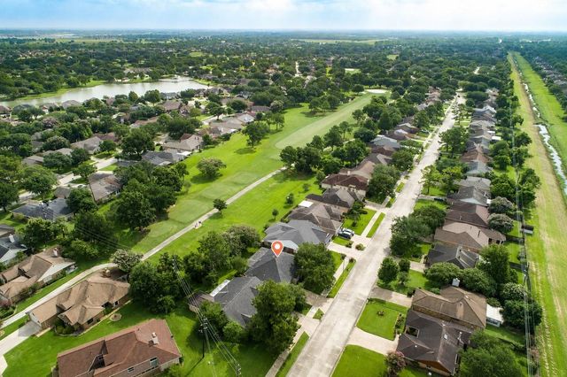 2819 S Peach Hollow Circle, Pearland, TX 77584