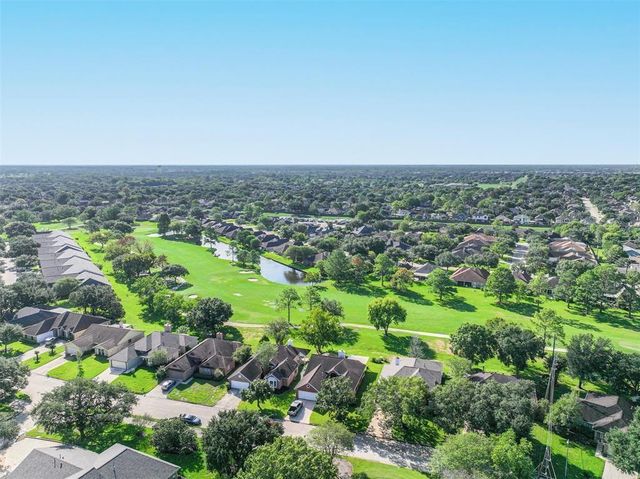 2819 S Peach Hollow Circle, Pearland, TX 77584