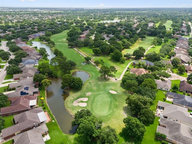 2819 S Peach Hollow Circle, Pearland, TX 77584