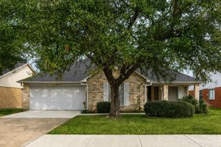 2819 S Peach Hollow Circle, Pearland, TX 77584