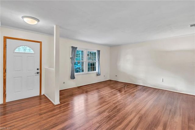 3412 Poppy CRES, Virginia Beach, VA 23453