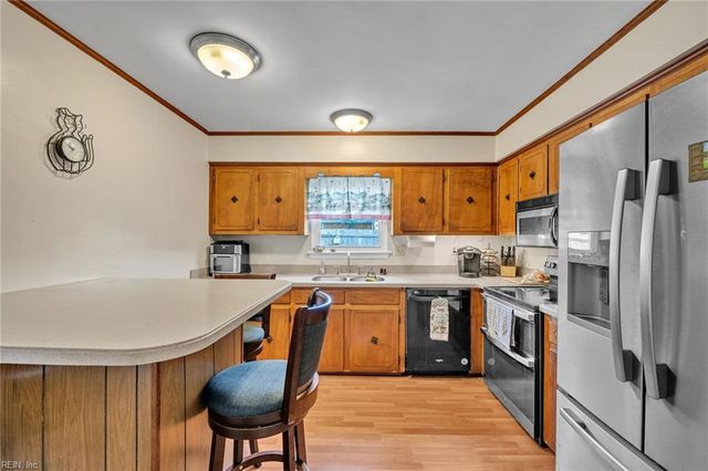 3412 Poppy CRES, Virginia Beach, VA 23453