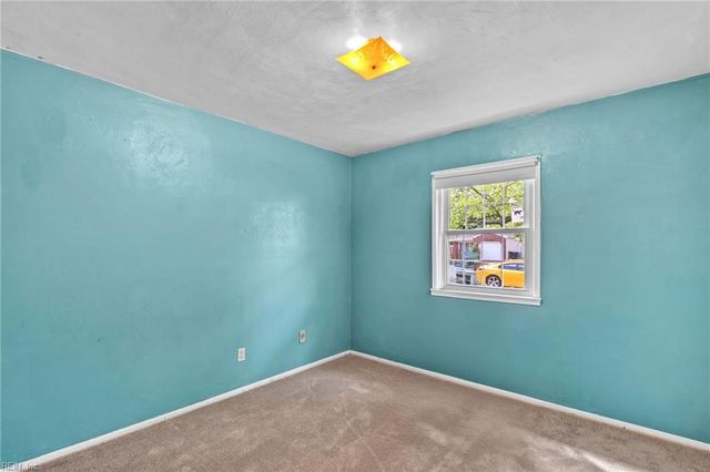 3412 Poppy CRES, Virginia Beach, VA 23453