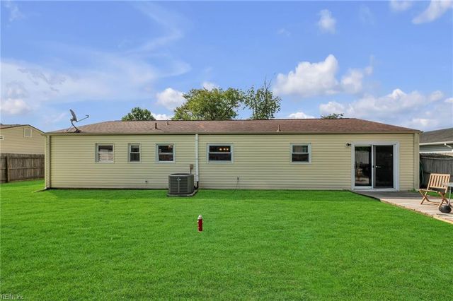 3412 Poppy CRES, Virginia Beach, VA 23453