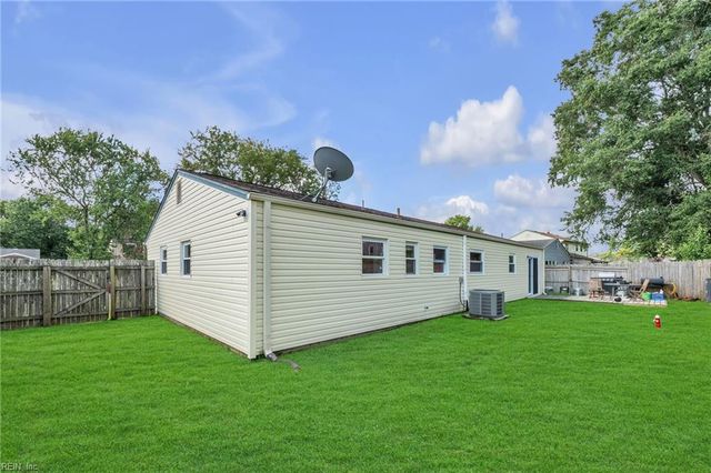 3412 Poppy CRES, Virginia Beach, VA 23453