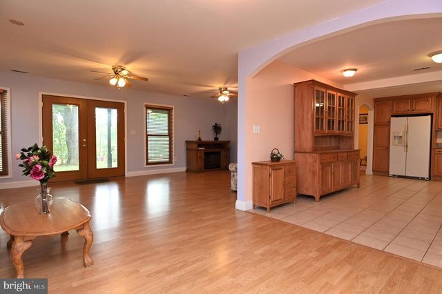 20503 DARNESTOWN RD, Dickerson, MD 20842