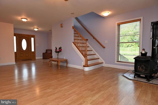 20503 DARNESTOWN RD, Dickerson, MD 20842