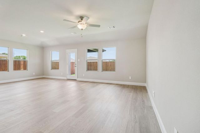 463 Yellowstar Lane, Lavon, TX 75166