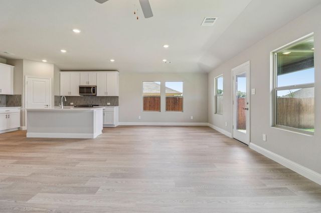 463 Yellowstar Lane, Lavon, TX 75166