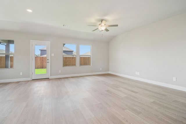 463 Yellowstar Lane, Lavon, TX 75166