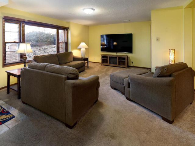 11818 Dunhill Road, Eden Prairie, MN 55344