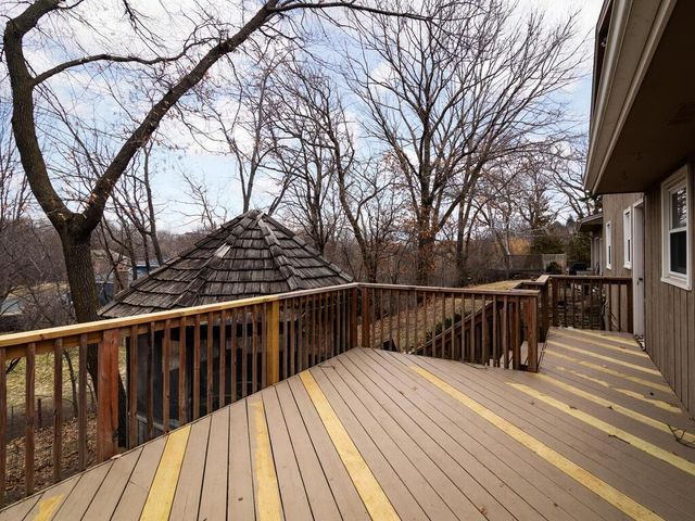 11818 Dunhill Road, Eden Prairie, MN 55344