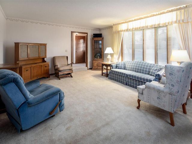 11818 Dunhill Road, Eden Prairie, MN 55344