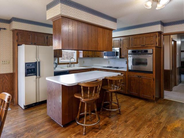 11818 Dunhill Road, Eden Prairie, MN 55344