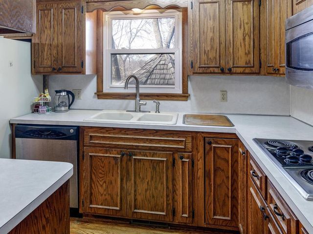 11818 Dunhill Road, Eden Prairie, MN 55344