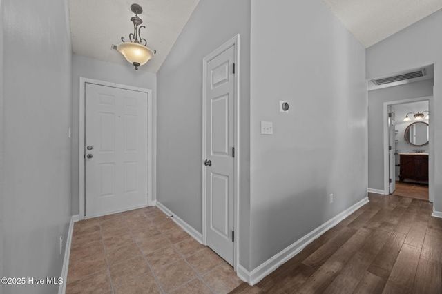 725 Stonewall Avenue, Jacksonville, NC 28540