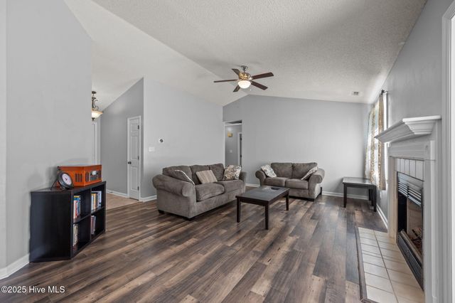 725 Stonewall Avenue, Jacksonville, NC 28540