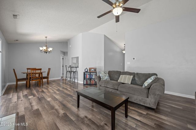 725 Stonewall Avenue, Jacksonville, NC 28540
