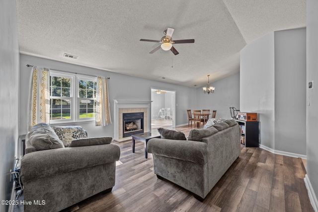 725 Stonewall Avenue, Jacksonville, NC 28540