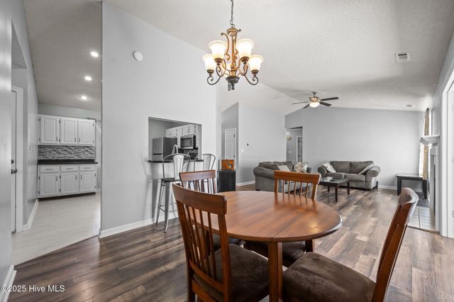 725 Stonewall Avenue, Jacksonville, NC 28540