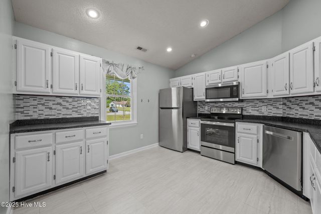 725 Stonewall Avenue, Jacksonville, NC 28540