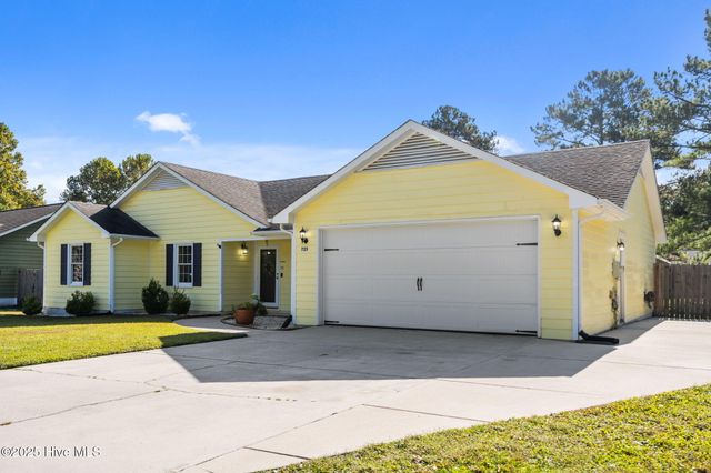 725 Stonewall Avenue, Jacksonville, NC 28540