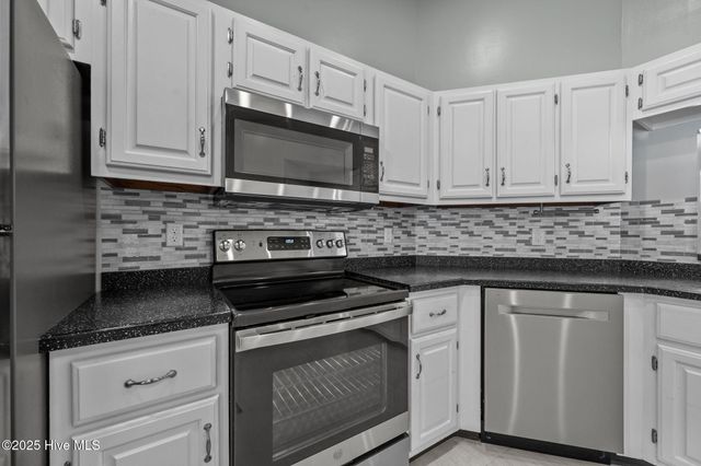 725 Stonewall Avenue, Jacksonville, NC 28540