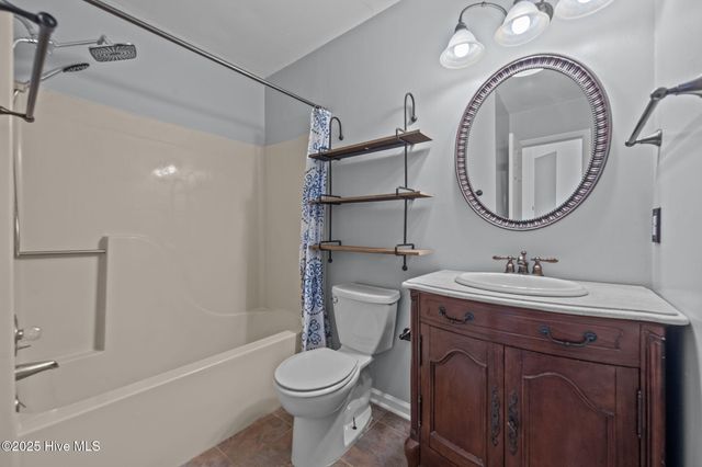725 Stonewall Avenue, Jacksonville, NC 28540