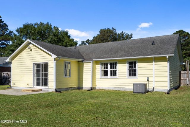 725 Stonewall Avenue, Jacksonville, NC 28540