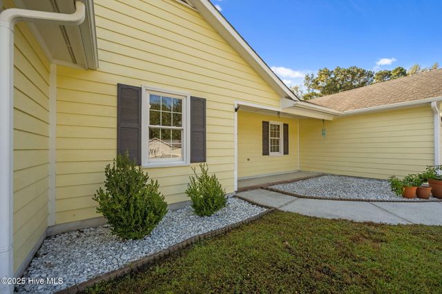 725 Stonewall Avenue, Jacksonville, NC 28540