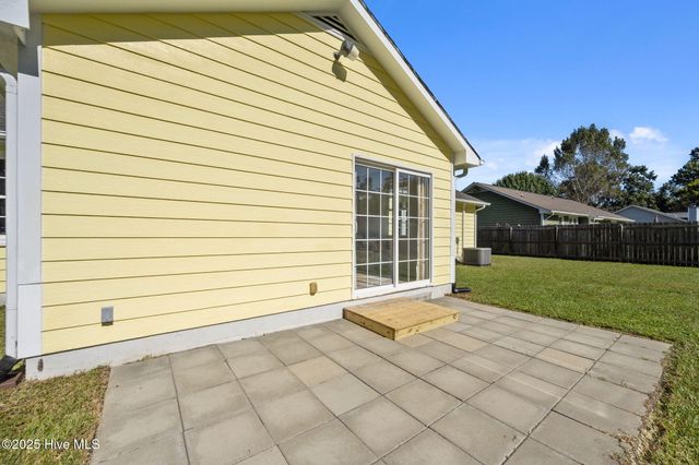 725 Stonewall Avenue, Jacksonville, NC 28540