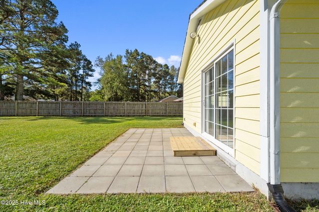 725 Stonewall Avenue, Jacksonville, NC 28540