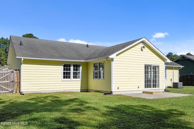 725 Stonewall Avenue, Jacksonville, NC 28540
