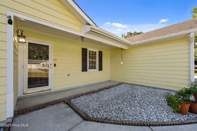 725 Stonewall Avenue, Jacksonville, NC 28540