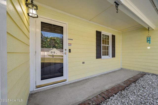 725 Stonewall Avenue, Jacksonville, NC 28540